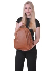 Maxfly Dámský hnědý kožený batoh 5637 hnědý cognac