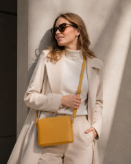 Malá kožená crossbody kabelka MaxFly 5232 tmavě žlutá