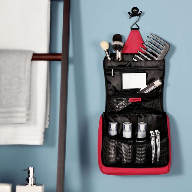 Kosmetická taška Reisenthel toiletbag red WH3004