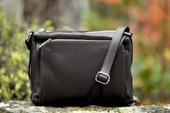 Kožená crossbody kabelka 5542 tmavě hnědá