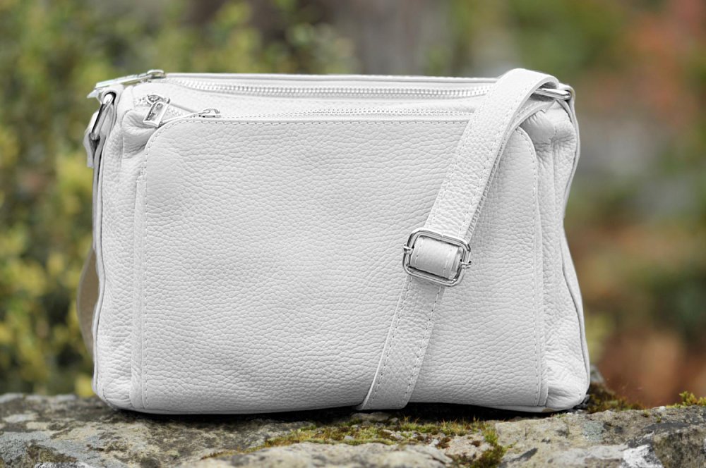 Levně Kožená crossbody kabelka MaxFly 5542 bílá