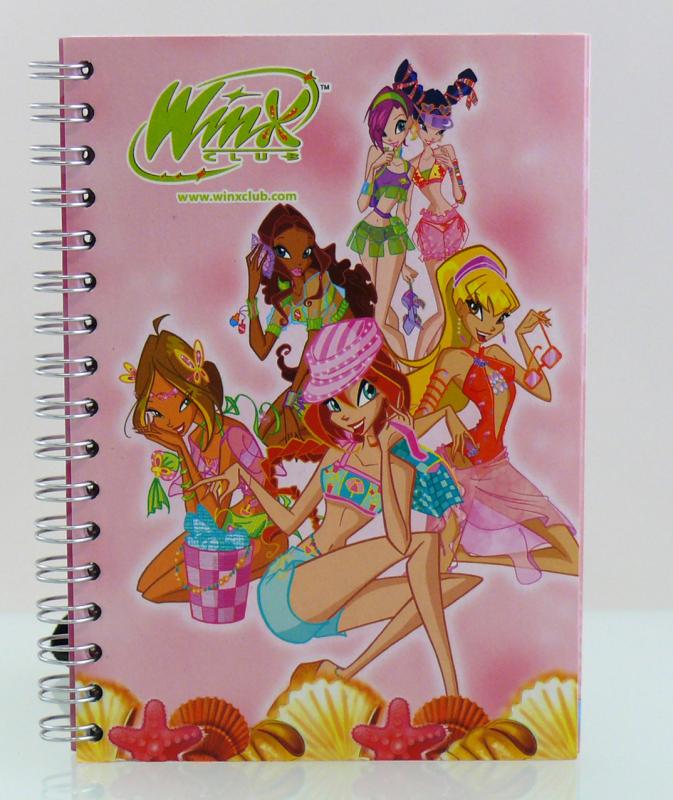 Levně Malý poznámkový blok A6 - winx na pláži 040650