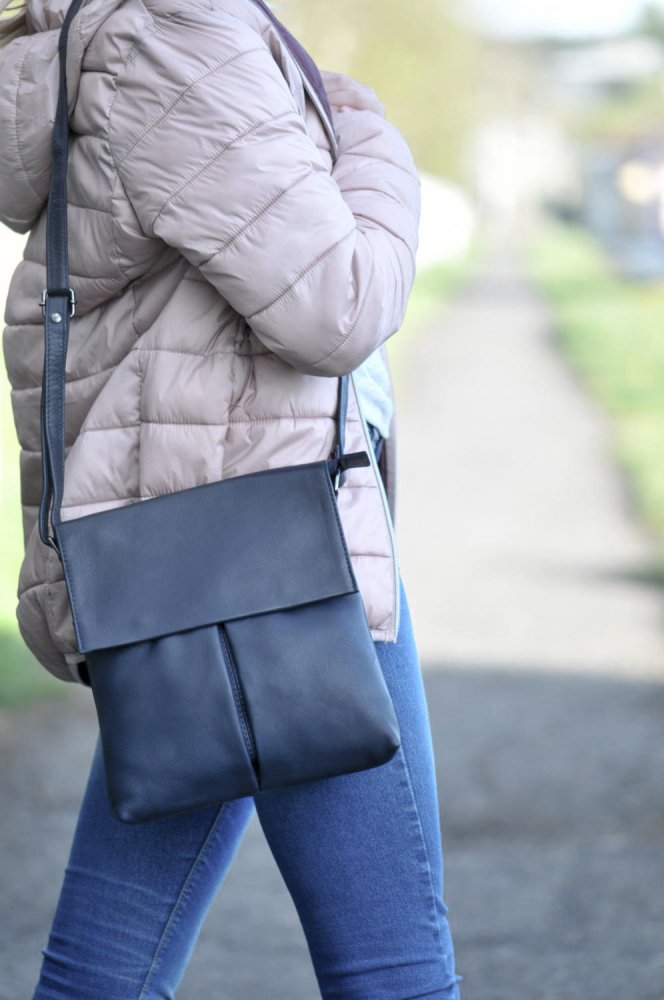 Levně New Bags kabelka přes rameno LB-244 tmavě modrá
